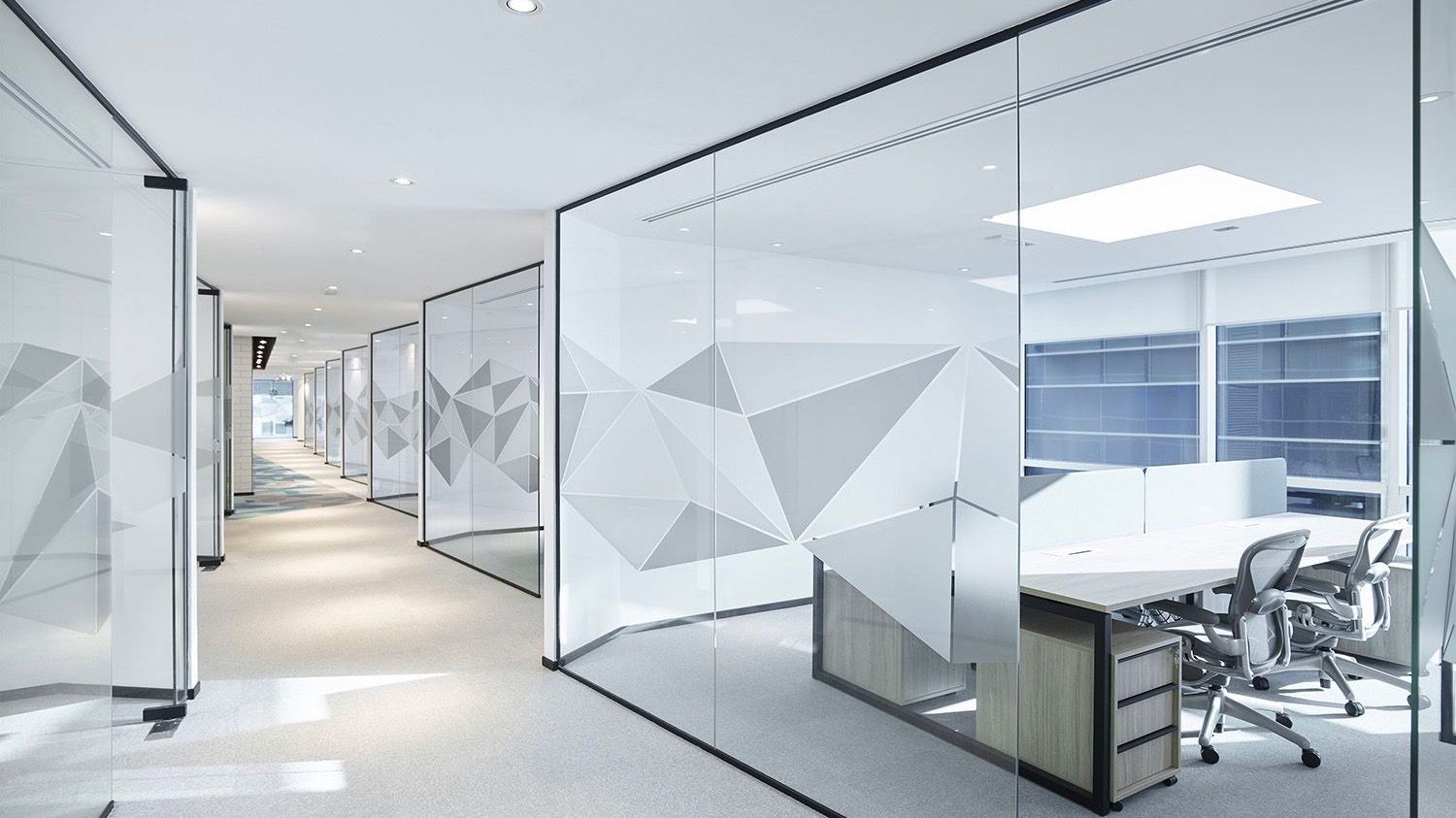 Coworking Spaces vs Traditional Office Rentals in Dubai: What's More Cost-Effective?